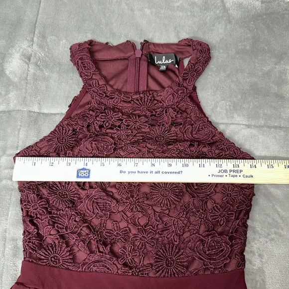 Nordstrom Lulus Skater Halter dress in burgundy. With lace top.‎ Hidden zipper. - Picture 11 of 13
